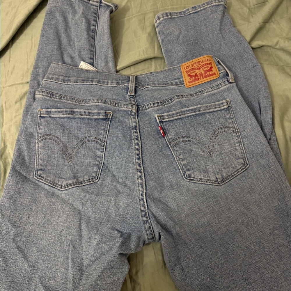 Levi's Women's Light Blue Straight Leg Jeans